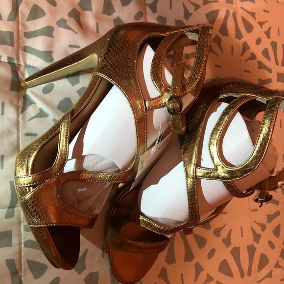 H\u0026M | Shoes | Bronze Copper Heels 